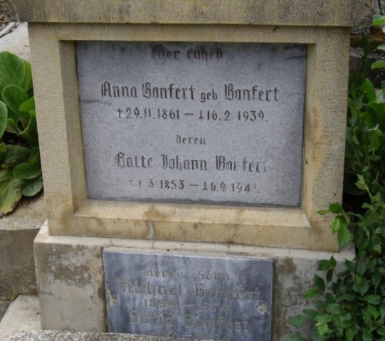 Bonfert Johann 1853-1941 Anna 1861-1939 Grabstein